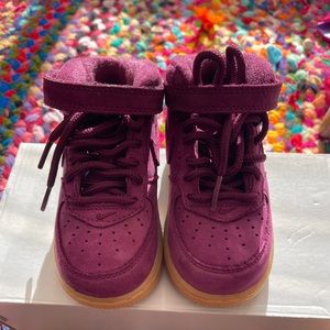 Kids unisex burgundy Air Force Ones